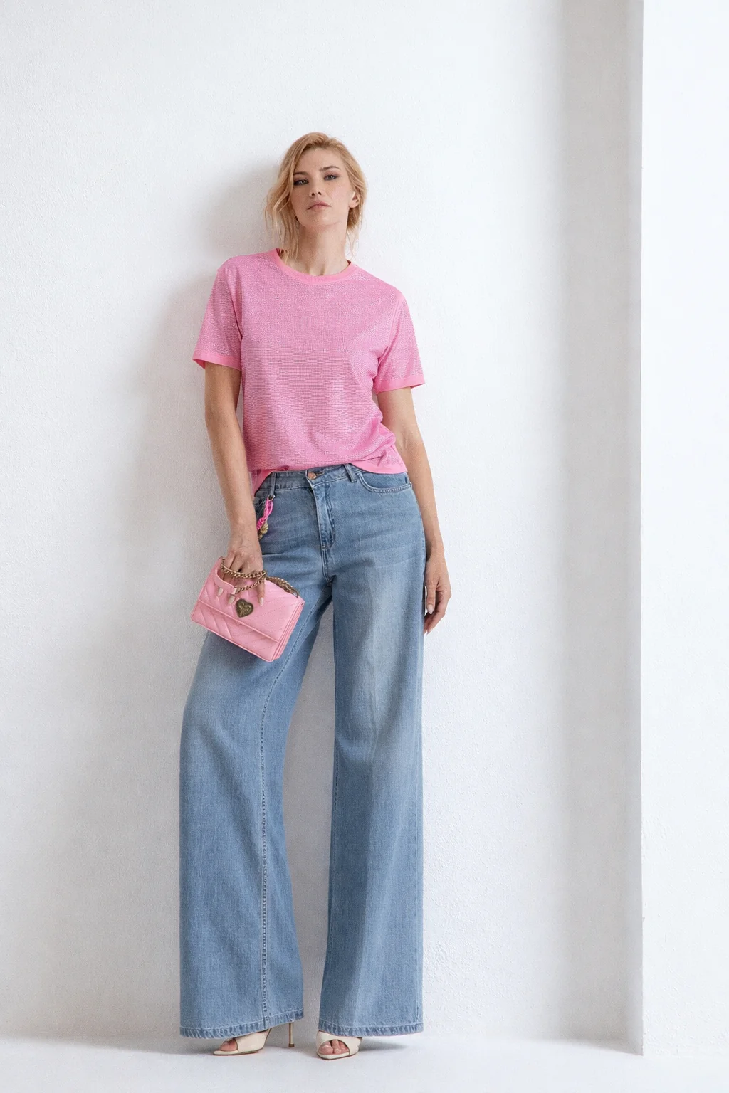 DENIM GAMBA LARGA CON CHARME