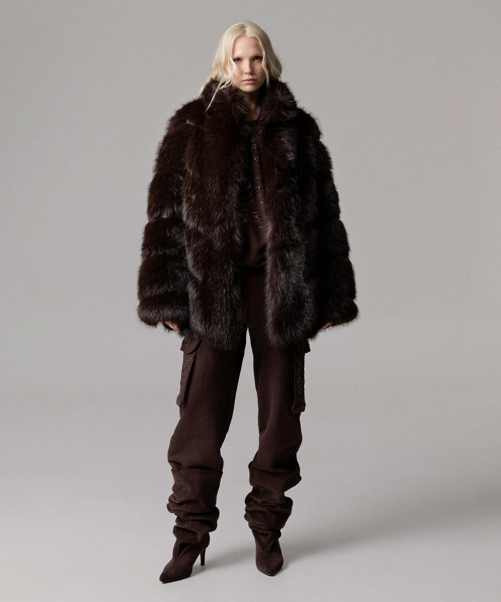 FELPA OVERSIZE CON STRASS MOTIVO TIGRE - Image 4