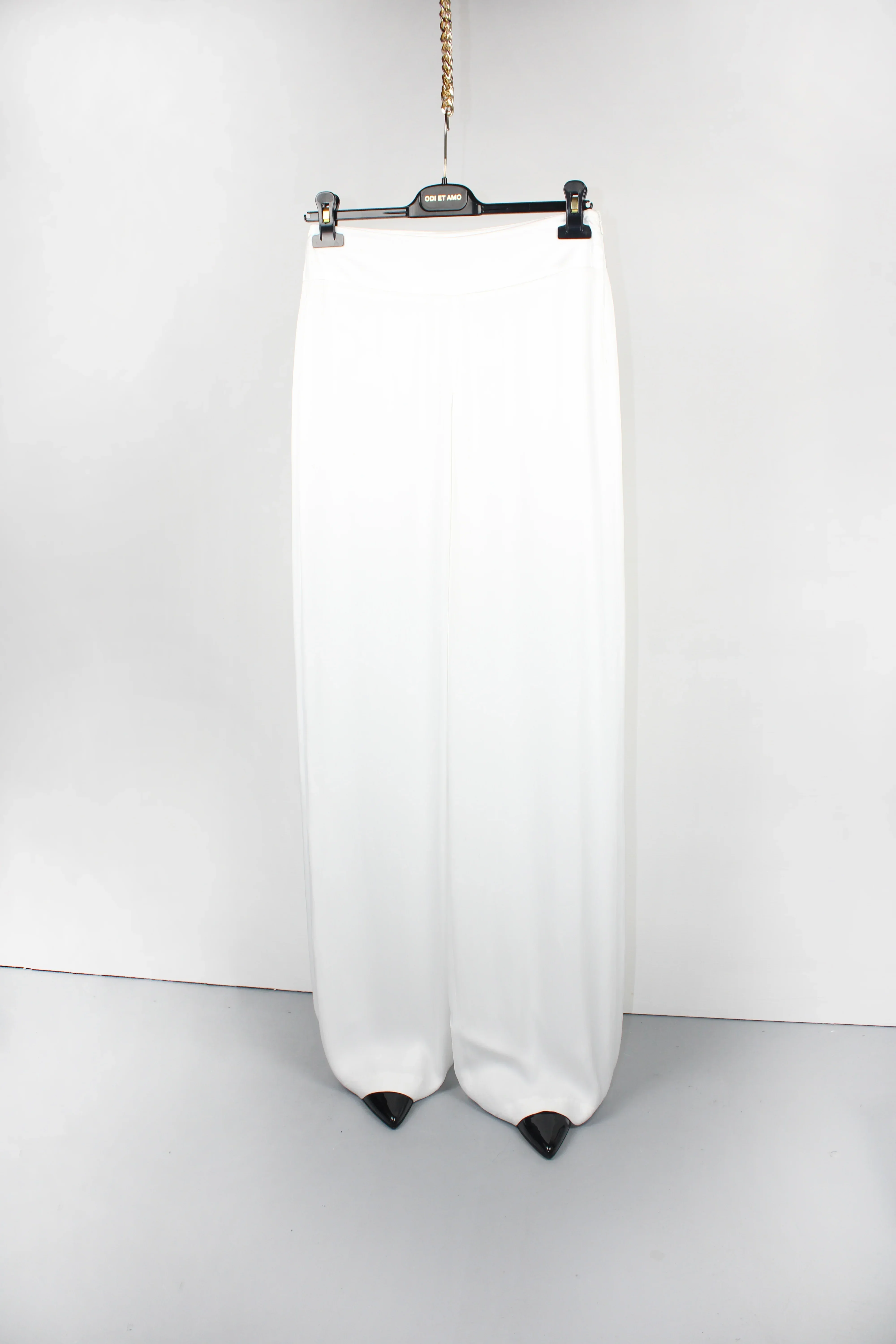 PANTALONE SMOKING GAMBA LARGA IN RASO BIANCO - Image 3