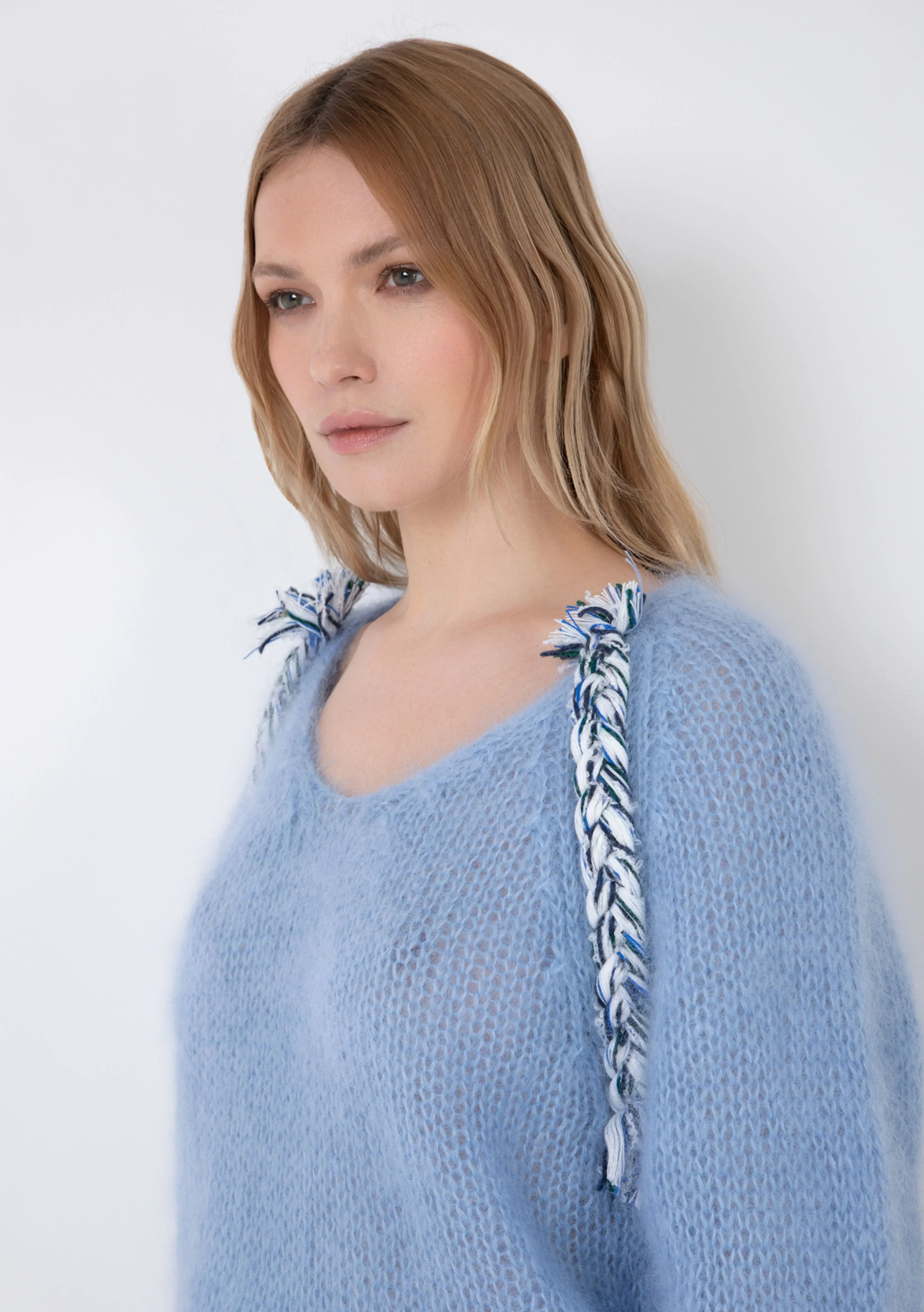 PULLOVER SCOLLO A V IN MISTO MOHAIR CON DECORAZIONE TRECCIA